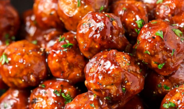 Slow Cooker Meatballs in Cranberry BBQ Sauce